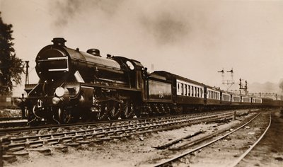 O trem de barco SR Dover, transportado por Sir Gawain Uma locomotiva tipo rei Arthur, c1930. de Unbekannt