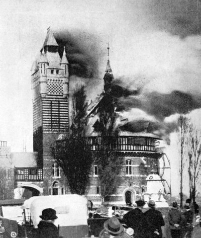 O Shakespeare Memorial Theatre sendo destruído pelo fogo, março de 1926 1936 de Unbekannt