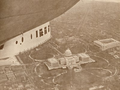 O dirigível americano Los Angeles em vôo sobre Washington, 1927 de Unbekannt