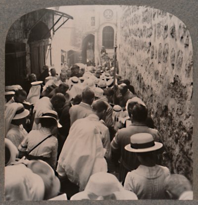 A Via Dolorosa da Torre de Antonio até a Igreja do Santo Sepulcro, c1900 de Unbekannt