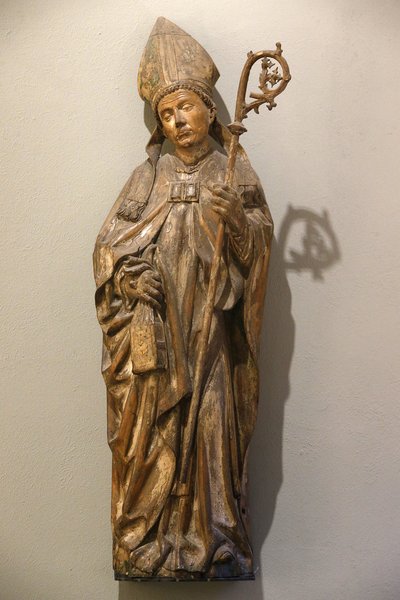 O Museu Victoria e Albert. O bispo santo. Alemanha. Cerca de 1470-80. Limewood com vestígios de tinta. Reino Unido. de Unbekannt