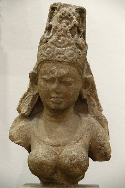O Museu Victoria e Albert. O Yogini. 800-900. O período Pratihara. Grés. Índia Central (Madhya Pradesh). Reino Unido. de Unbekannt