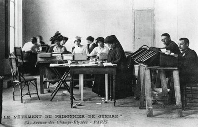 As roupas do prisioneiro de guerra, Champs-Élysées, Paris, Primeira Guerra Mundial, 1914-1918 de Unbekannt