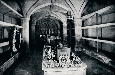 A cripta sob a capela-mor da capela de St Georges, Castelo de Windsor, 1910 1911 de Unbekannt