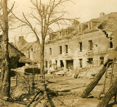 A fábrica de vidro em Soissons, norte da França, c1914-c1918 de Unbekannt