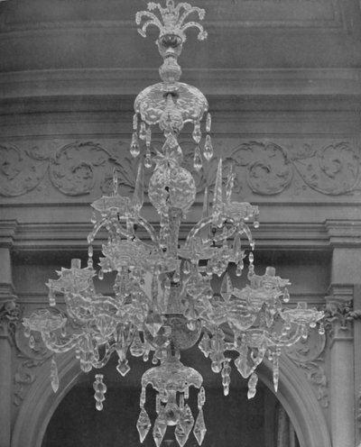 Lustre de três camadas para 20 luzes c.1770, 1928 de Unbekannt