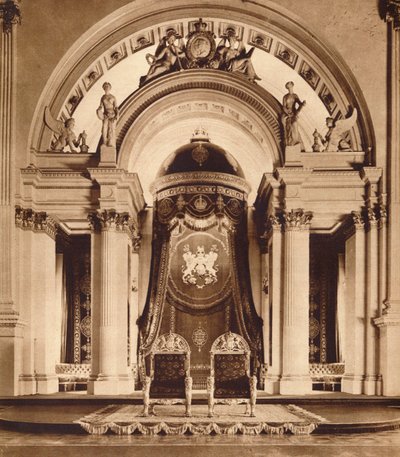 Tronos no salão de baile no Palácio de Buckingham, 1935 de Unbekannt