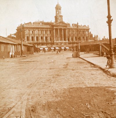 Câmara Municipal e praça principal, Cambrai, norte da França, c1914-c1918. de Unbekannt