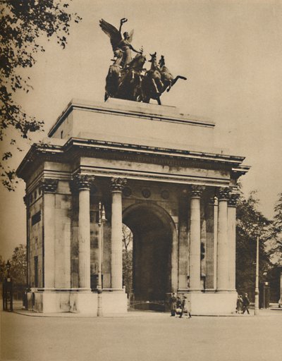 Arco do Triunfo Movido de Hyde Park para Constitution Hill, c1935. de Unbekannt