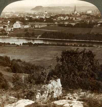 Trondhjem, suas casas, armazéns e catedral, entre o rio Nid e o Fiorde, Noruega, 1905. de Unbekannt