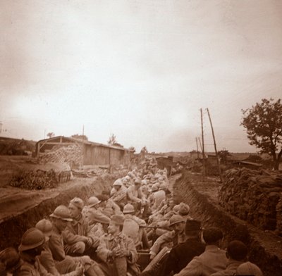 Tropas em vagões abertos de trem, Genicourt, norte da França, c1914-c1918 de Unbekannt