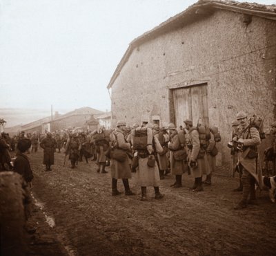 Tropas com mochilas nas costas, Somme, norte da França, c1914-c1918 de Unbekannt