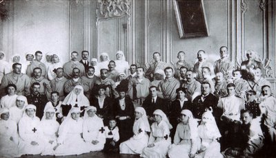 Tsarina Maria Fyodorovna, da Rússia, visitando um hospital em Kiev, 1915 de Unbekannt