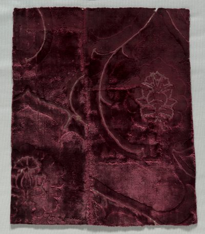 Dois fragmentos de veludo costurados juntos, anos 1400. de Unbekannt