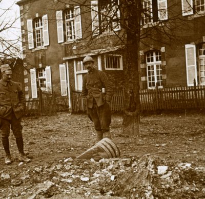 Invólucro 380 não explodido, Verdun, norte da França, c1914-c1918 de Unbekannt