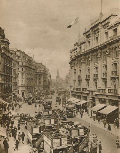 Parte superior da Regent Street, o paraíso dos compradores de Londres, c1935. de Unbekannt