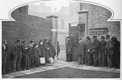 À espera de admissão na St Marylebone Workhouse, Luxborough Street, Londres, c1901 1903 de Unbekannt