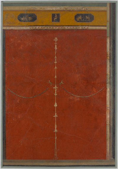 Pintura mural sobre fundo vermelho: candelabro com friso, da villa imperial..., século I a.C. de Unbekannt