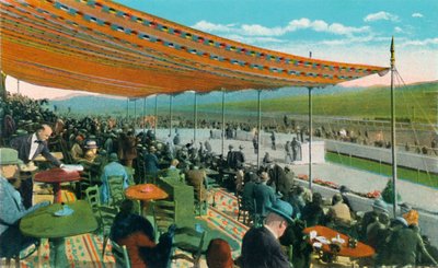 Assistindo às corridas em frente ao Club House, Agua Caliente Jockey Club, c1939 de Unbekannt
