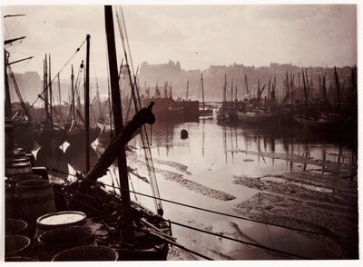 Whitby Harbour na maré baixa, c 1905 de Unbekannt