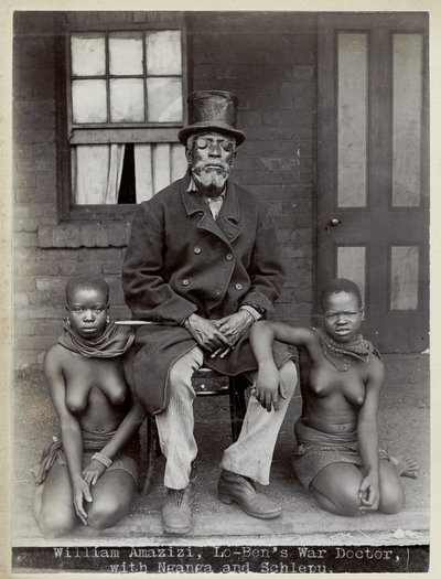 William Amazizi, médico de guerra da Lo-Ben com Nganga e Schlepu de Unbekannt