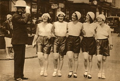 Mulheres de bermuda, 1930, 1933. de Unbekannt
