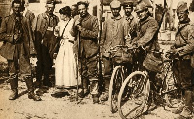Prisioneiros alemães feridos são atendidos pela Cruz Vermelha, França, Primeira Guerra Mundial, 1914-1918, 1933. de Unbekannt