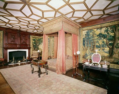 Enforcamentos e colcha de tecido de cetim vermelho e prata, do Spangled Bedroom, c.1619-20 de Unbekannt Unbekannt
