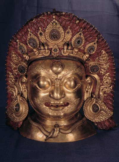 Cabeça de Bhairava, final do século XVII (cobre em relevo, pintado e dourado) de Unbekannt Unbekannt