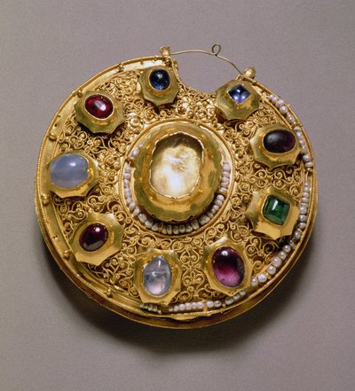 Medalhão Kolt, ouro cravejado de pérolas e jóias, cloisonne, esmalte, filigrana e granulação, Ryazan, século XII de Unbekannt Unbekannt