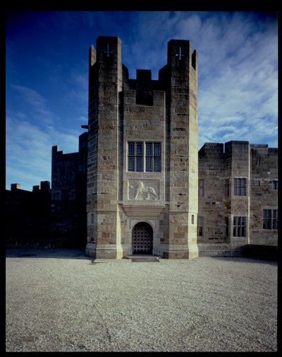 Entrada principal do Castelo Drogo, projetado por Sir Edwin Lutyens (1869-1944) 1910-30 de Unbekannt Unbekannt