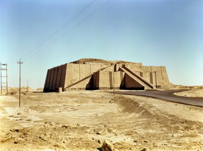Fachada nordeste do zigurate, c.2100 aC (foto) de Unbekannt Unbekannt
