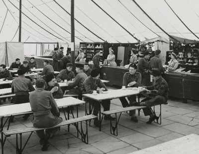 Tenda da cantina, Weybourne Summer Camp, abril de 1954 (foto a p/b) de Unbekannt