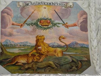 Afresco de tecto no corredor da Igreja de Santa Catarina, representações alegóricas das vitórias do Imperador Leopoldo I sobre os otomanos, Mausoléu dos Habsburgos, Graz, Estíria, Áustria, Europa (foto) de Unbekannter Künstler