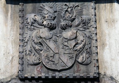 Brasão na porta de madeira de casa em Lavis, Trento, Trentino-Alto Adige, Itália de Benjamin Baud