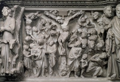 Cena da crucificação: pormenor do relevo do topo do púlpito hexagonal concebido por Giovanni Pisano (1245-1329), c.1297 (mármore) (pormenor de 77020) de Unbekannter Künstler