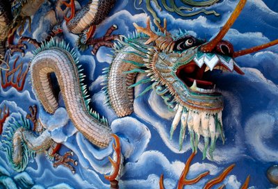 Dragões, Haw Par Villa (Tiger Balm Garden), um parque temático baseado na mitologia e lendas chinesas, Singapura, República de Singapura de Benjamin Baud