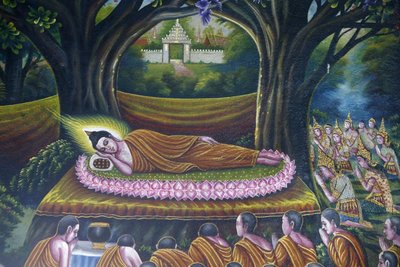 Fresco retratando a entrada do Buda no nirvana em Wat Chiang Mun, Chiang Mai. A entrada de Buda no parinirvana. Tailândia de Unbekannt
