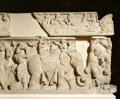 GR.1-1835 Retorno Triunfal de Dionysos, detalhe mostrando um elefante, relevo de sarcófago, grego, século II (mármore) de Unbekannt