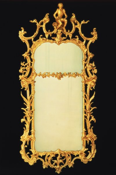 Espelho de cais George III em madeira dourada, com duas placas, crista elaborada, centrado pela figura de um macaco sobre um suporte de pedra, c.1765 de Unbekannt