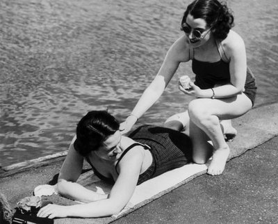 "Raparigas no Serpentine Lido de Unbekannt