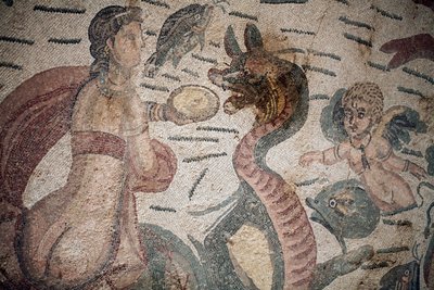 Hall of Arion. Cena marinha. Criaturas marinhas. Nereides e tritões. Século III - IV. Vila Romana de Casale, Sicília. Site da UNESCO. de William M. Timlin