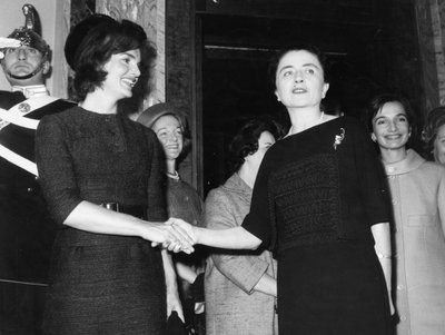 Jacqueline Kennedy com Carla Gronchi. Roma. 1962. de Unbekannt