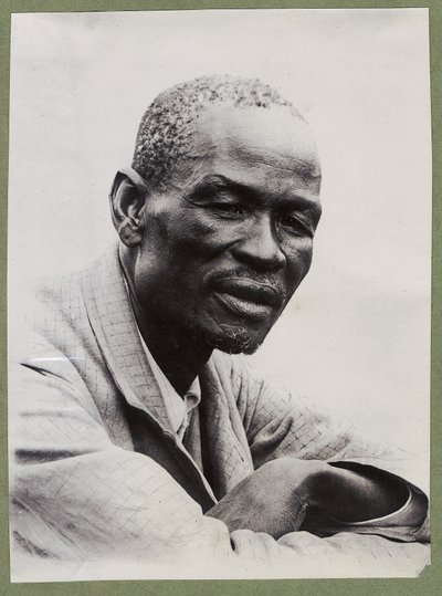 Khama, c.1910 (impressão em prata gelatina) de Unbekannt