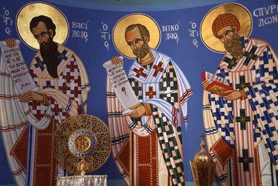 Objeto litúrgico e afresco no santuário da igreja ortodoxa de Pedoulas, 20150510, Pedoulas, Chipre de Unbekannt