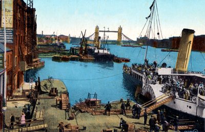Londres - Rio Tamisa com barco a atracar e passageiros a embarcar, início dos anos 1900 (cartão postal) de Unbekannter Künstler