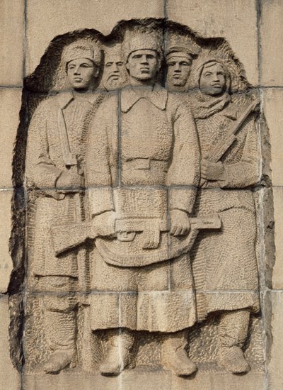 Monumento à resistência do povo russo durante o cerco alemão de 900 dias da cidade de Leninegrado, Cemitério de Pskarevski, relevo, São Petersburgo, Rússia, século XX de Benjamin Baud