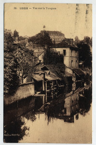 Normandia, Calvados (14), Lisieux: casas à beira dos Touques - Cartão Postal datado de 1934 de William M. Timlin