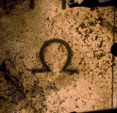 Símbolo Ômega no relógio de sol Augustus (foto) de Unbekannt