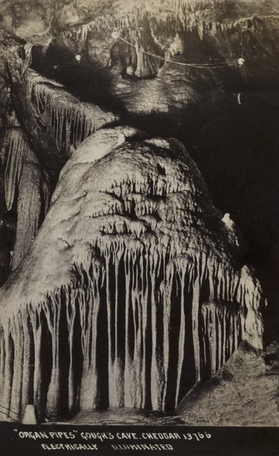 Tubos para órgãos, Goughs Cave, Cheddar (foto a p/b) de Unbekannt